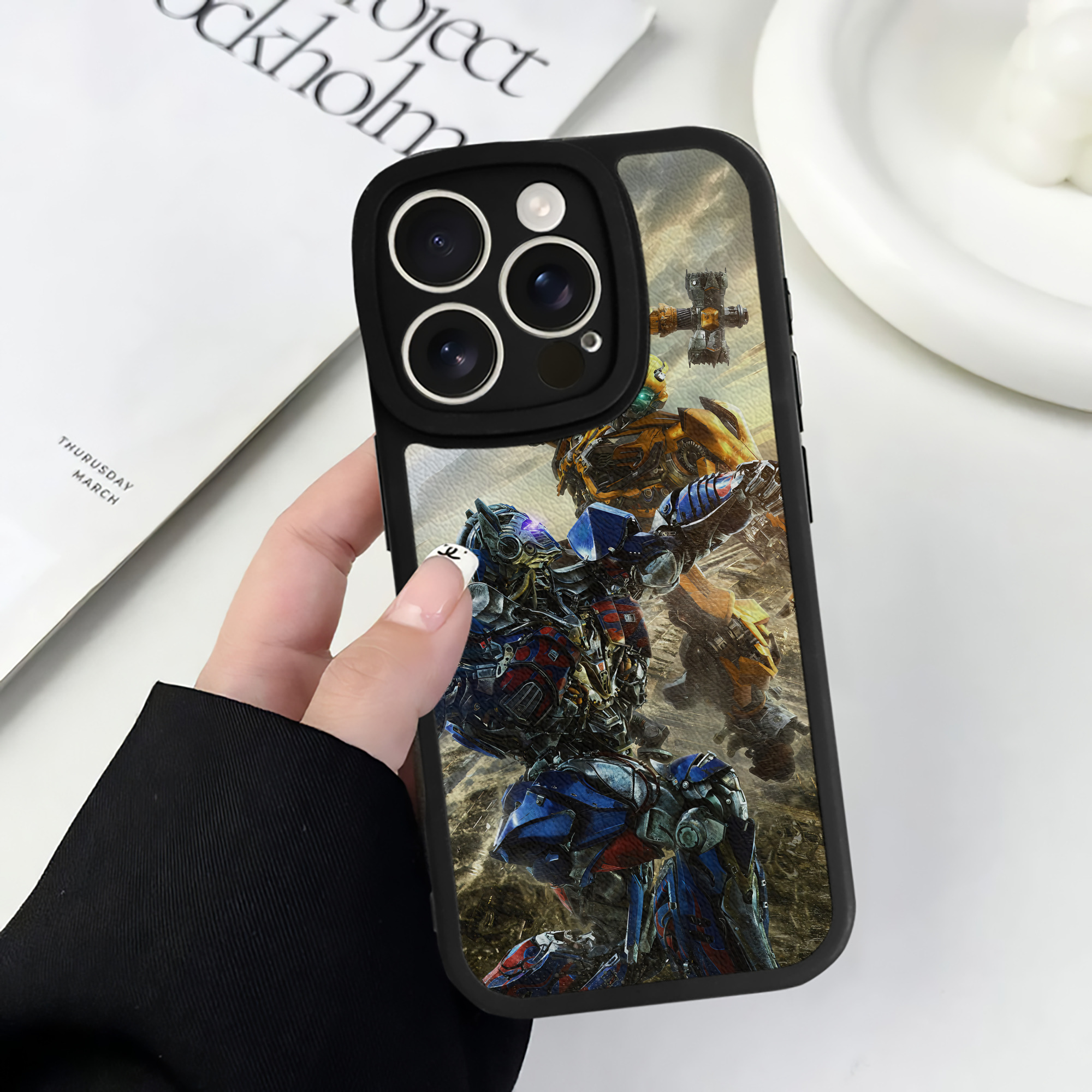 （画像用） Transformers トランスフォーマー 【iPhone 16シリーズ対応】シリコンスマホケース（レザー調） 材質：シリコン